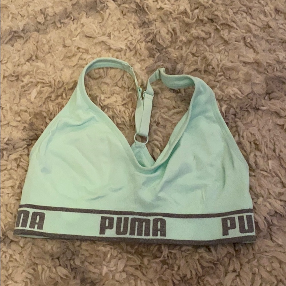 sports bra